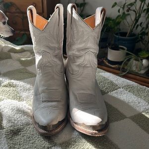 White western boots. Idyllwind brand. Real leather cowboy boot